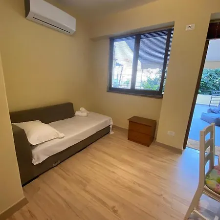 Saranda Beach Apartment Apartamento *