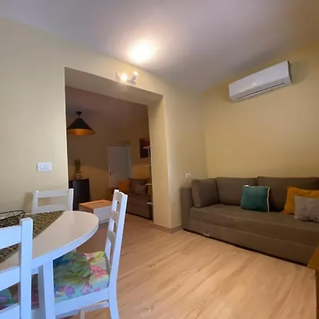 Saranda Beach Apartment * Sarandë