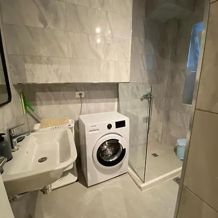 Saranda Beach Apartment * Sarandë