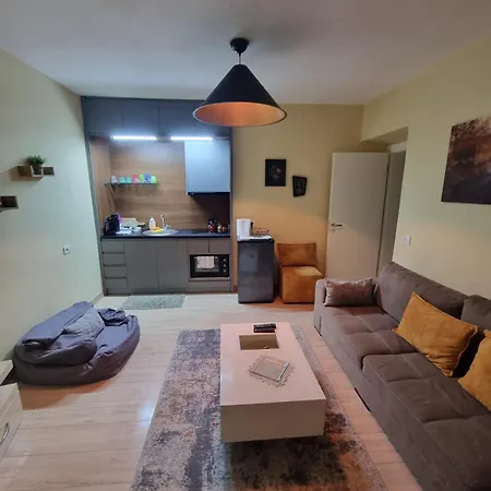 Saranda Beach Apartment