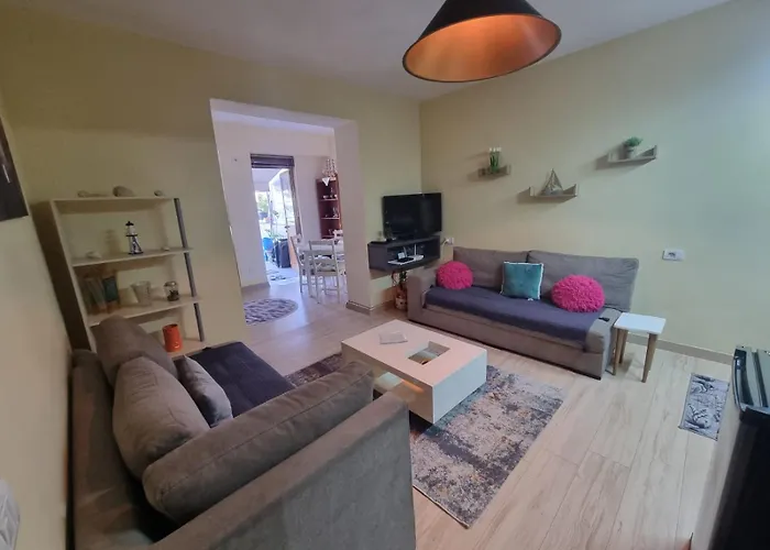 Saranda Beach Apartment